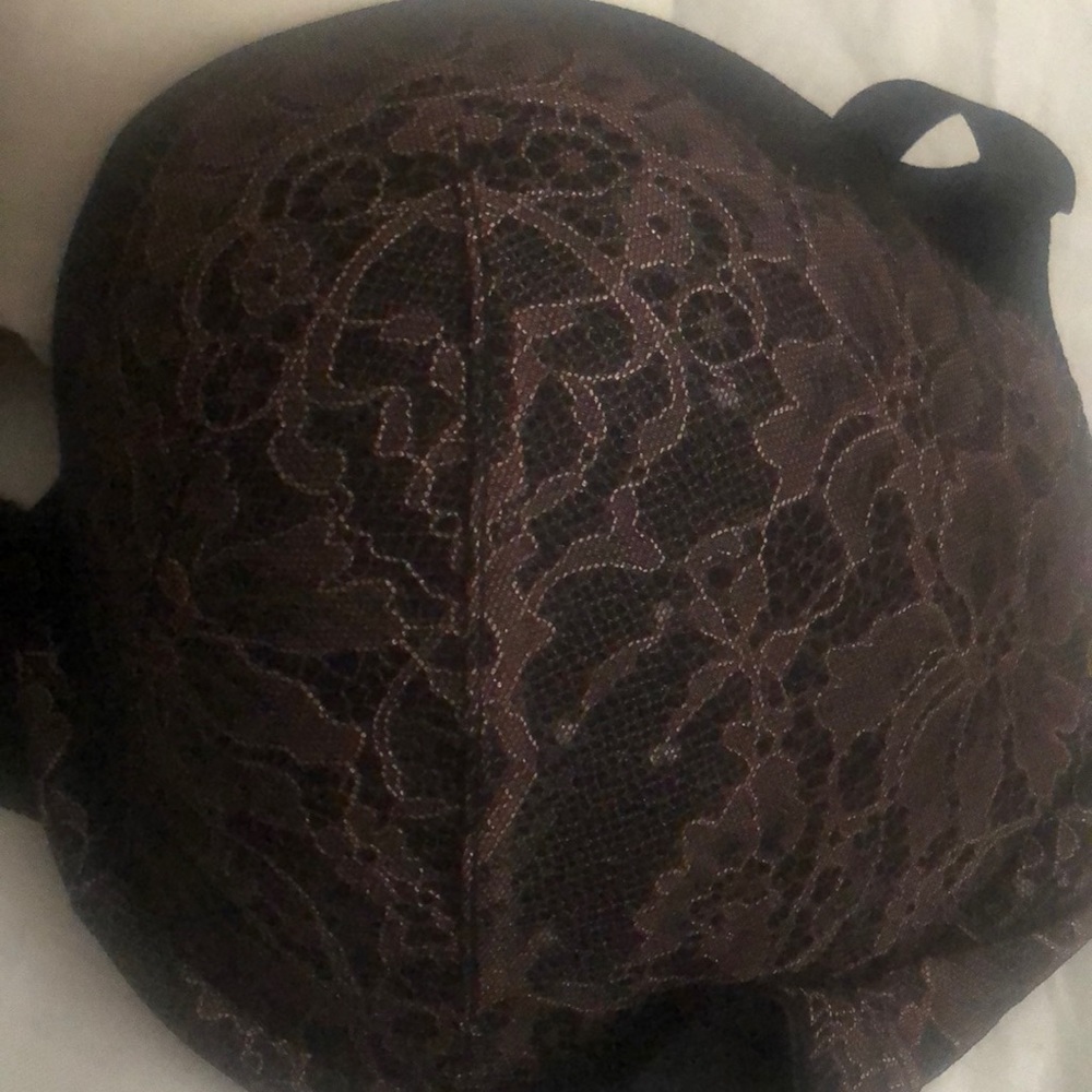 New Black with lace 38-D Victoria Secrets bra